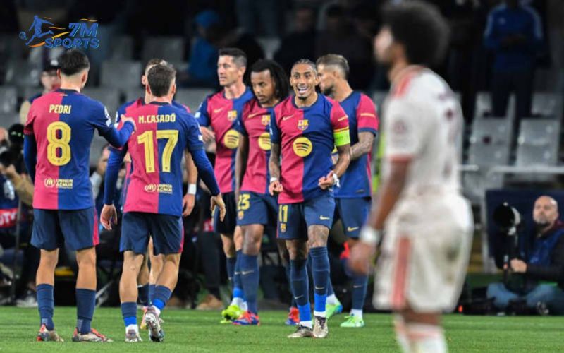Hàng tiền vệ Barca đã làm tốt nhiệm vụ cung cấp bóng cho các tiền đạo